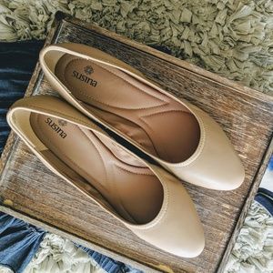 7.5 M New Susina wedge nude closed shoes